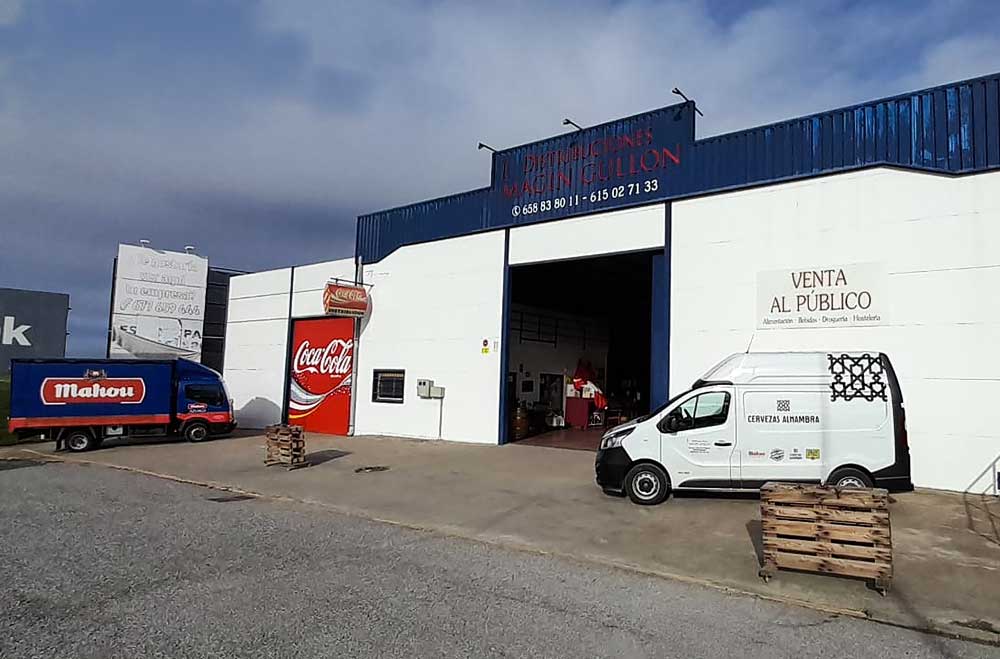 Nave de la empresa de Distribuciones Magín Gullón.